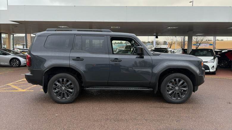 Toyota Land Cruiser 2.8 D-4D 204 Invincible 5dr Auto [7 Seat] Diesel Station Wagon